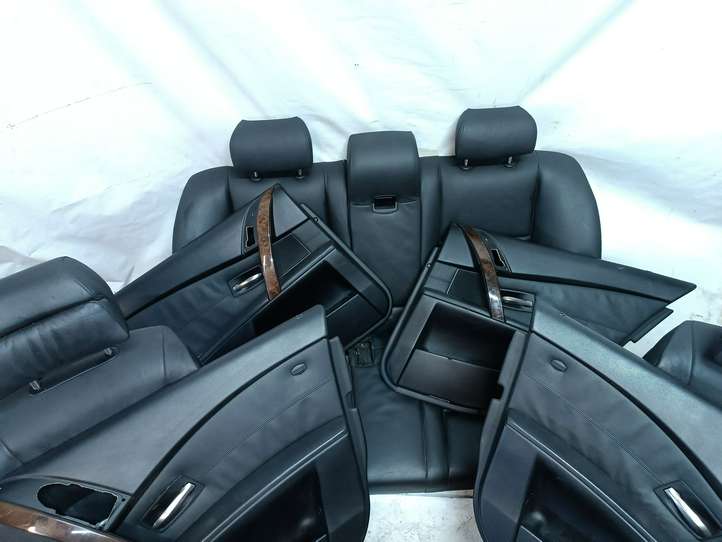 BMW 5 E60 E61 (2004 - 2010)   Комплект отделки дверей