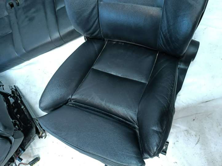 BMW 5 E60 E61 (2004 - 2010)   Комплект отделки дверей