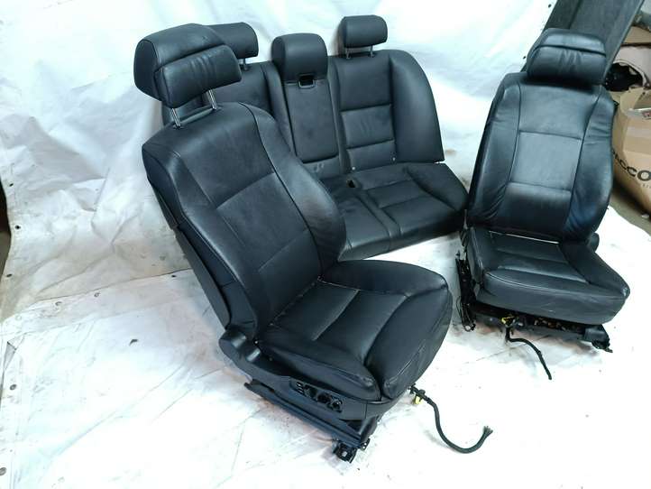 BMW 5 E60 E61 (2004 - 2010)   Комплект отделки дверей