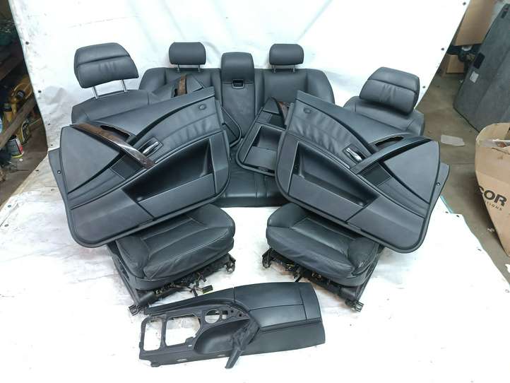 BMW 5 E60 E61 (2004 - 2010)   Комплект отделки дверей
