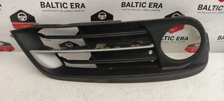 BMW 5 F10 F11 (2009 - 2016) 7342412 Решетка противотуманной фары — фото 1
