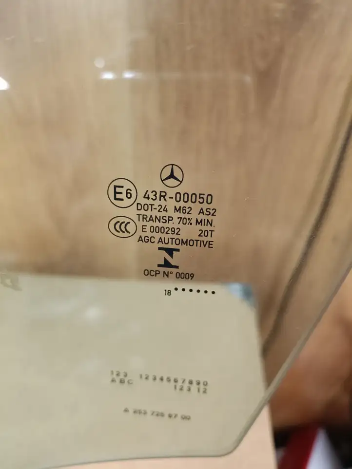 Mercedes-Benz GLC X253/C253 (2015 - ) A2537256700 Стекло передней двери — фото 2