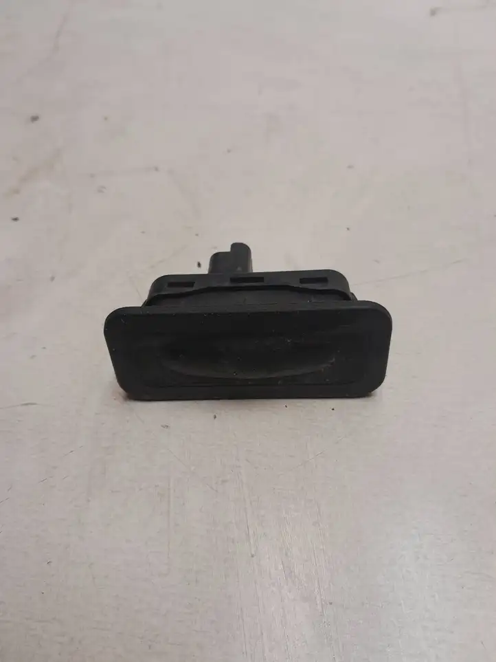 Renault Scenic II - Grand scenic II (2006 - 2009) 8200073258B Кнопка закрытия крышки багажника — фото 1