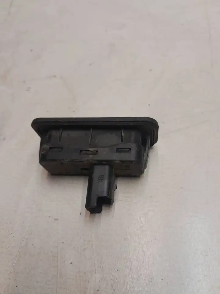 Renault Scenic II - Grand scenic II (2006 - 2009) 8200073258B Кнопка закрытия крышки багажника — фото 2
