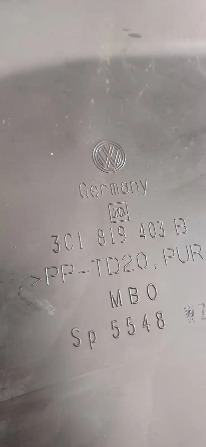 Volkswagen PASSAT B6 (2005 - 2010) 3C1819403B Жабо стеклоочистителей — фото 3