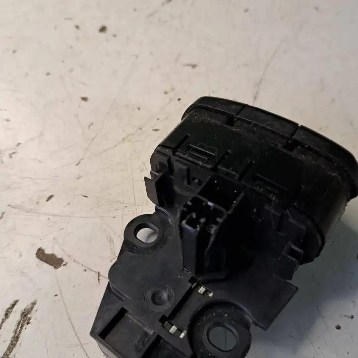 Nissan X-Trail T30 (2001 - 2007) 255519H200 Кнопки на рулевом колесе — фото 2