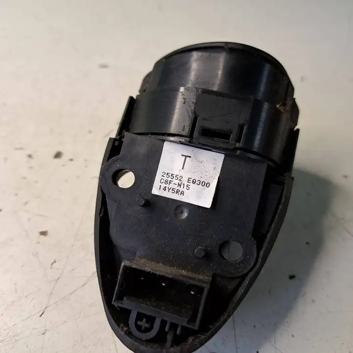 Nissan X-Trail T30 (2001 - 2007) 25552EQ300 Кнопки на рулевом колесе — фото 3