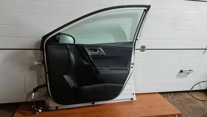 Toyota Auris E180 (2012 - 2018) Дверь — фото 3