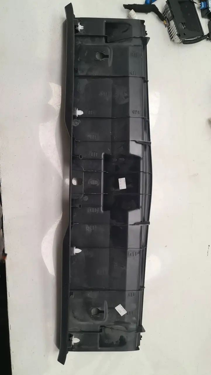 Toyota Auris E180 (2012 - 2018) 6471602120 Отделка порога багажника — фото 1