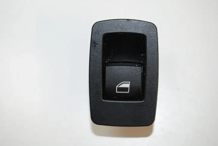 BMW (2013 - 2017) 9208106 Кнопка стеклоподъемников — фото 1