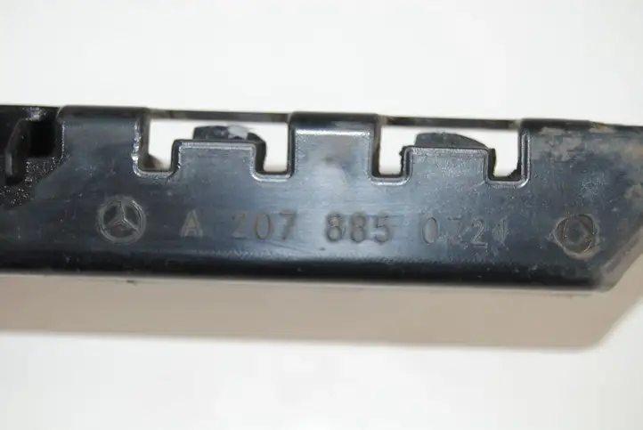 Mercedes-Benz E A207 (2010 - 2017) A2078850721 Кронштейн угловой части бампера — фото 2