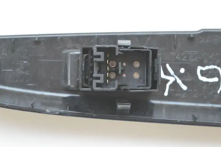 Toyota Hilux (AN10, AN20, AN30) (2011 - 2015) 742720K090 Блок кнопок стеклоподъемников — фото 3