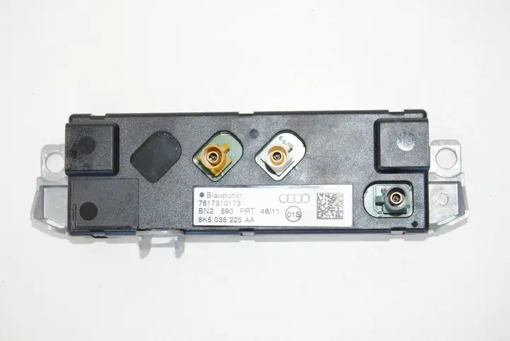 Audi A4 S4 B8 8K (2007 - 2011) 8K5035225 Усилитель антенны — фото 3