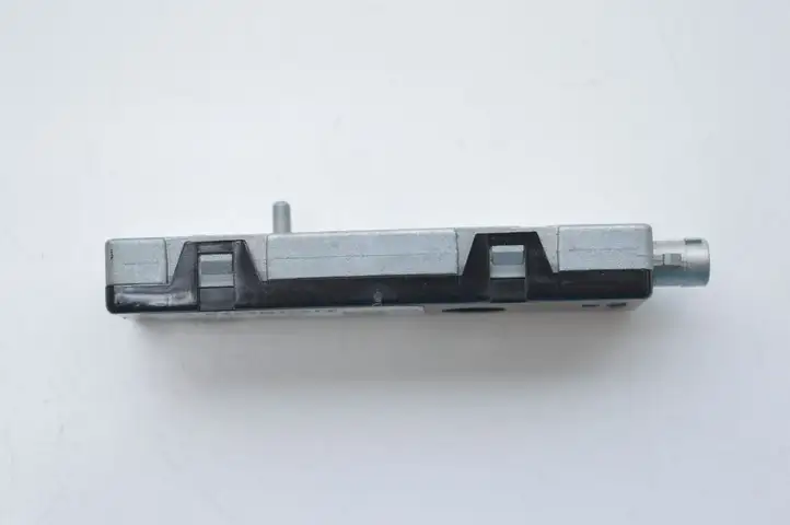 Mercedes-Benz E A207 (2010 - 2017) A2079053300 Усилитель антенны — фото 2
