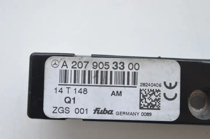Mercedes-Benz E A207 (2010 - 2017) A2079053300 Усилитель антенны — фото 5