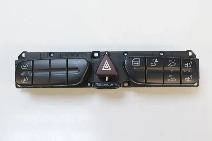 Mercedes-Benz CLK A209,C209 (2002 - 2009) 2038217679 Блок кнопок на панели — фото 1