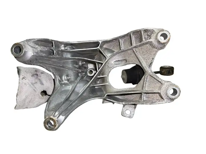 Audi A4 S4 B9 (2015 - 2019) 4M0199308BL Кронштейн двигателя — фото 8