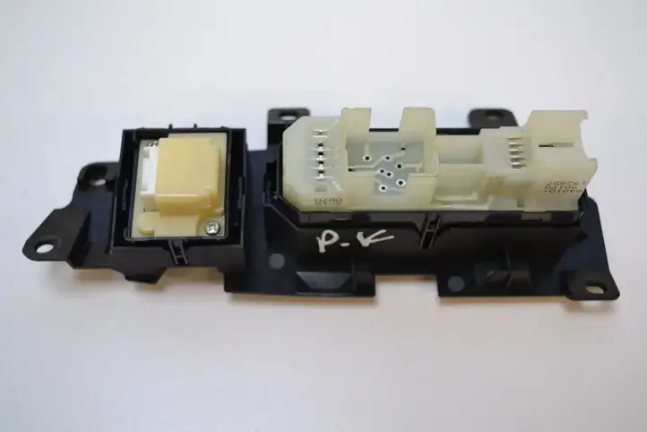 Lexus GS 300 350 430 450h (2007 - 2011) 8481030170 Блок кнопок стеклоподъемников — фото 3