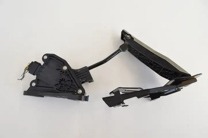 Honda Civic (2006 - 2011) J20000058348 Педаль акселератора — фото 4