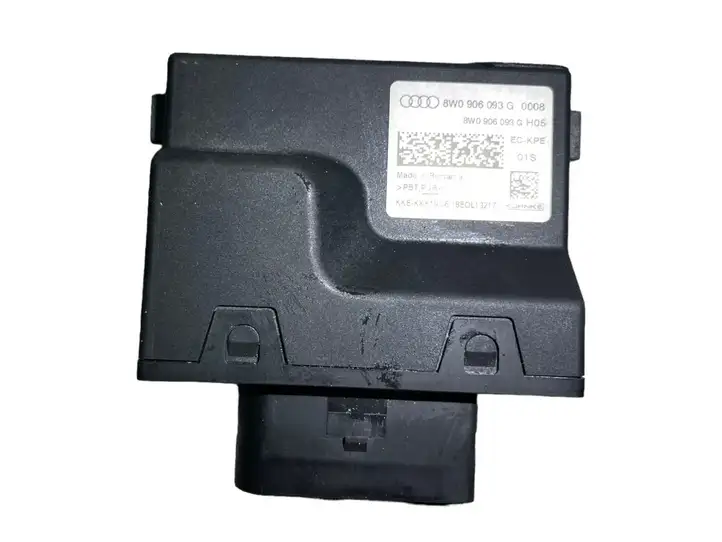 Audi A4 S4 B9 (2015 - 2019) 8W0906093G Блок управления топливным насосом — фото 1
