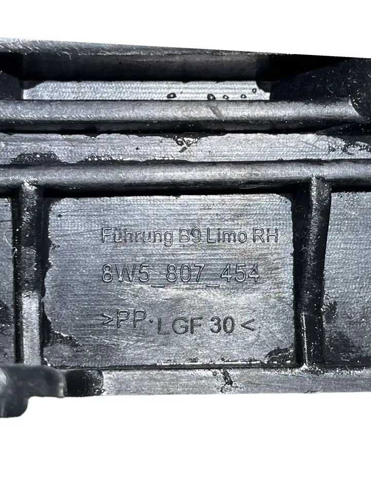Audi A4 S4 B9 (2015 - 2019) 8W5807454 Кронштейн заднего бампера — фото 3