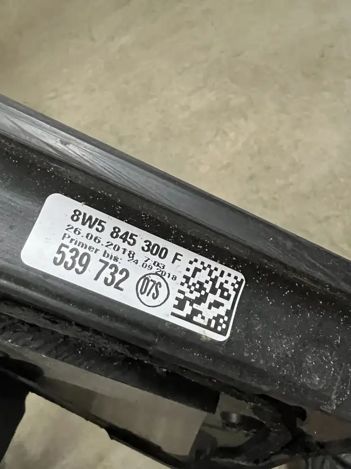 Audi A4 S4 B9 (2015 - 2019) 8W5845300 Заднее боковое стекло — фото 3