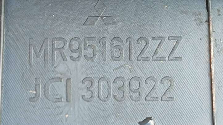Mitsubishi Colt (2008 - 2012)  MR951612ZZ Отделка порога багажника