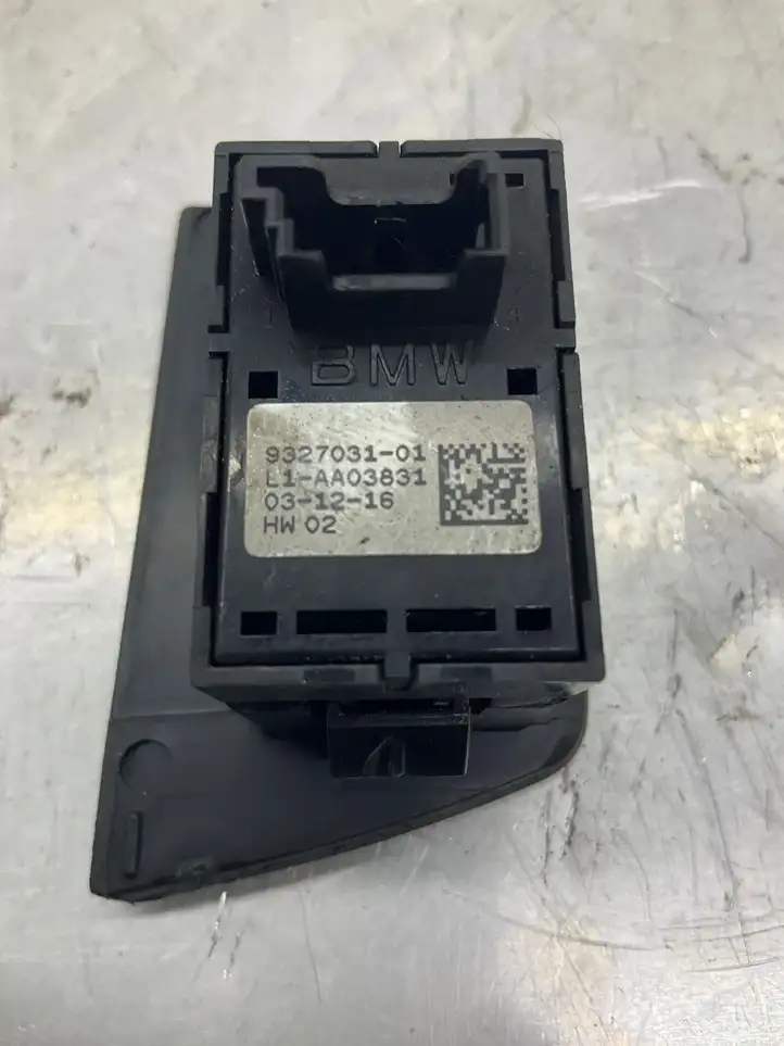 BMW 5 G30 G31 (2016 - ) 9327031 Блок кнопок стеклоподъемников — фото 4