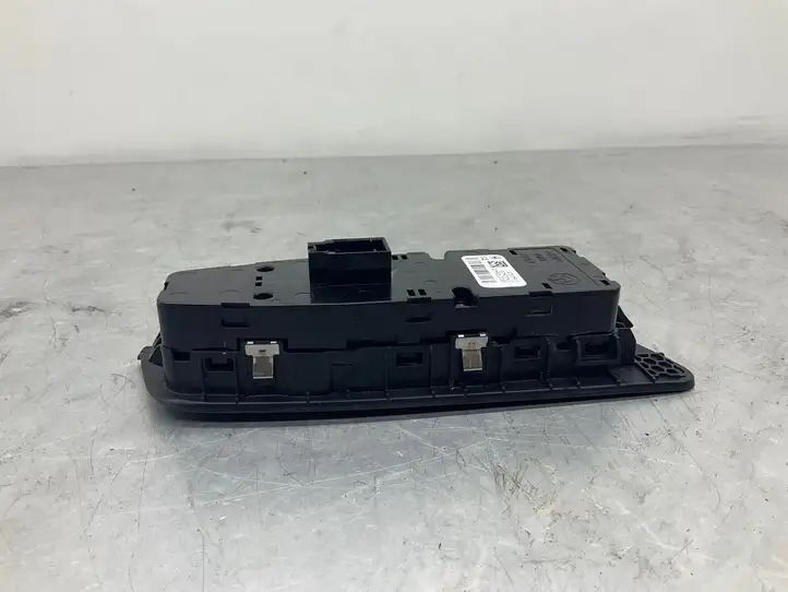 BMW 5 G30 G31 (2016 - ) 6832728 Блок кнопок стеклоподъемников — фото 3