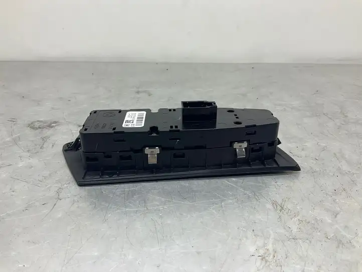 BMW 5 G30 G31 (2016 - ) 6832728 Блок кнопок стеклоподъемников — фото 4
