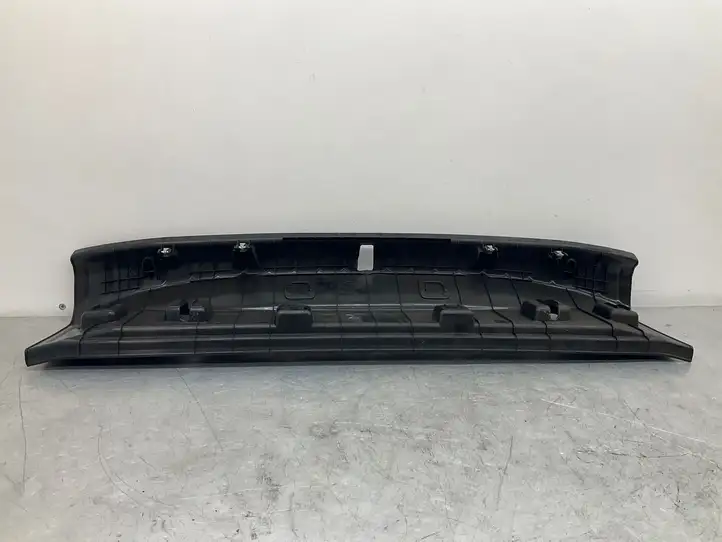 BMW 5 G30 G31 (2016 - ) 7373574 Отделка порога багажника — фото 3
