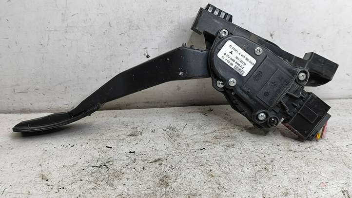 Mitsubishi Colt (2008 - 2012)  A4543000304 Педаль акселератора