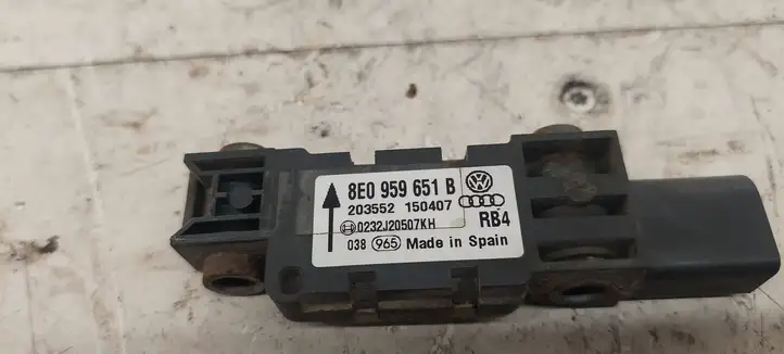 Audi A3/S3 8P (2003 - 2005) 8E0959651B Датчик удара SRS — фото 4