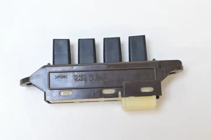 Lexus GS 300 350 430 450h (2004 - 2007) 15A911 Блок кнопок на панели — фото 3