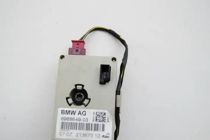BMW 3 E92 E93 (2005 - 2014) 6968649 Усилитель антенны — фото 3