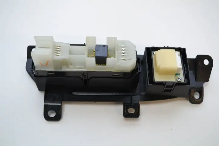 Lexus GS 300 350 430 450h (2004 - 2007) 8403030110 Блок кнопок стеклоподъемников — фото 3