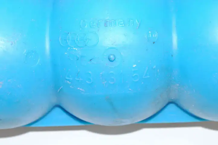 Audi A5 8T 8F (2011 - 2016) 443131541 Прочие детали моторного отсека — фото 3