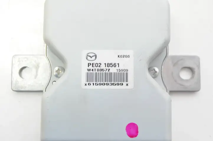 Mazda 3 II (2013 - 2017) PE0218561 Блок управления топливным насосом — фото 4