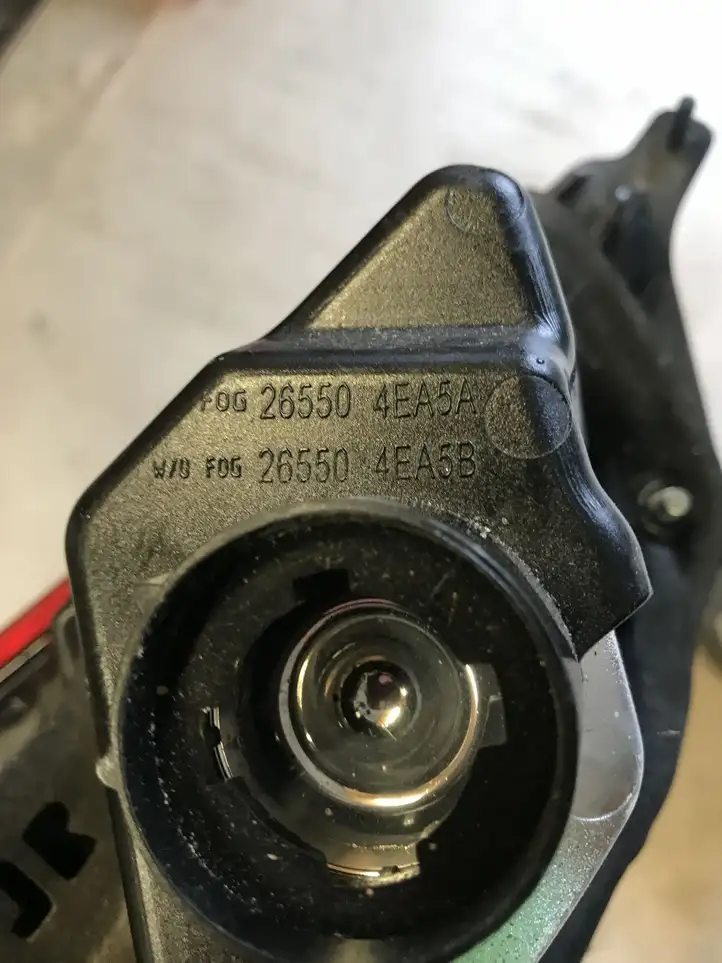 Nissan Qashqai (2010 - 2013) 265504EA5B Задний фонарь в крышке багажника — фото 3