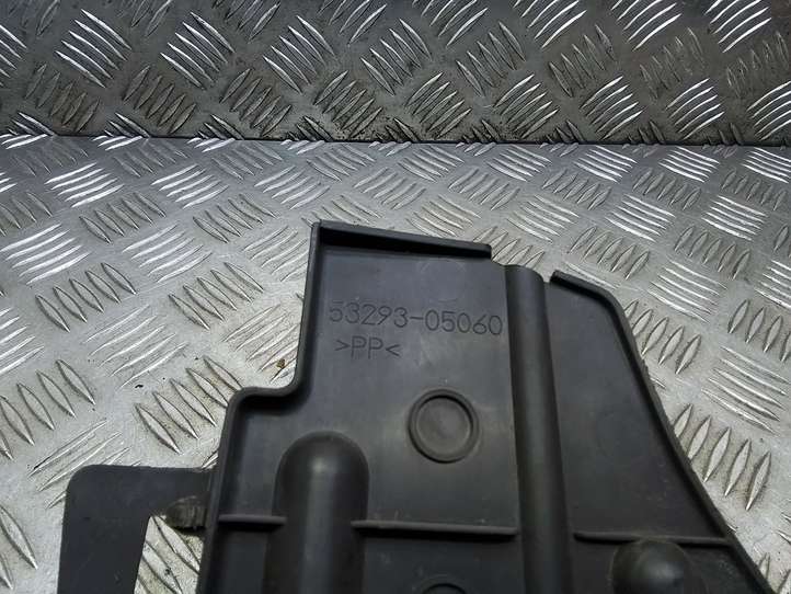 Toyota Avensis T250 (2006 - 2009)  5329305060 Устройство (устройства) для отвода воздуха