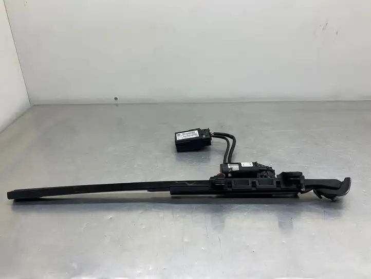 BMW 3 E92 E93 (2005 - 2014) 9165377 Электродвигатель регулировки ремня безопасности — фото 1