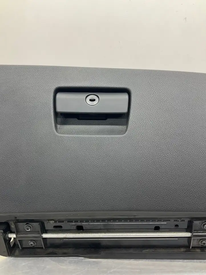 BMW 3 E92 E93 (2005 - 2014) 7075479 Бардачок в сборе — фото 14