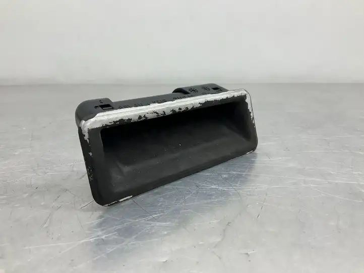 BMW 3 E92 E93 (2005 - 2014) 7118158 Ручка крышки багажника — фото 1