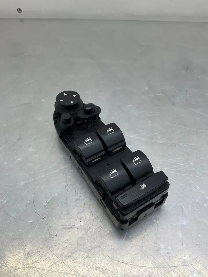 BMW 5 E60 E61 (2004 - 2010) 9122111 Кнопка стеклоподъемников — фото 1