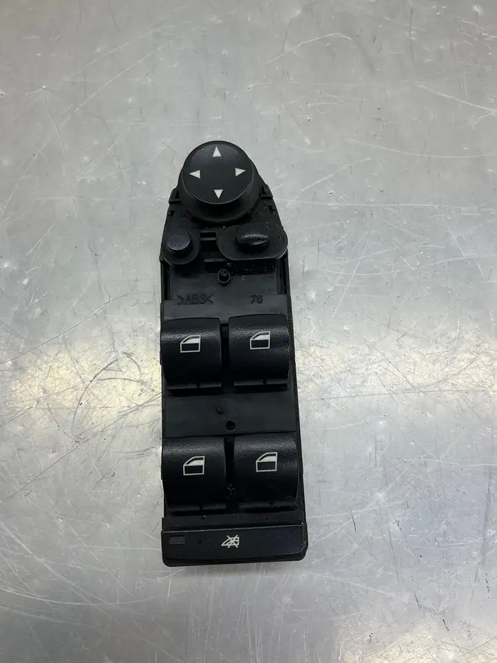 BMW 5 E60 E61 (2004 - 2010) 9122111 Кнопка стеклоподъемников — фото 3