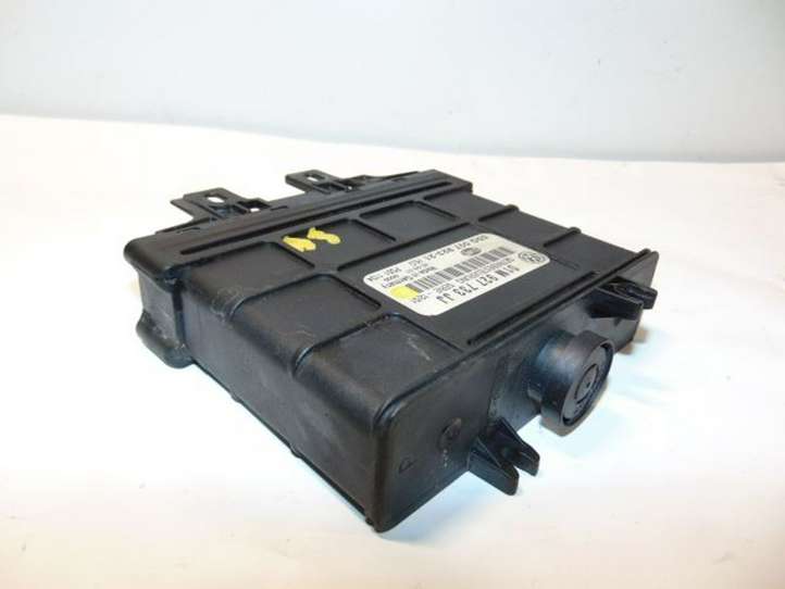 Audi A3/S3 8L (2000 - 2003)  01M927733LL Блок управления коробки передач