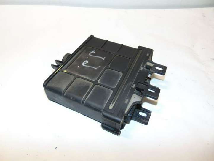 Audi A3/S3 8L (2000 - 2003)  01M927733LL Блок управления коробки передач
