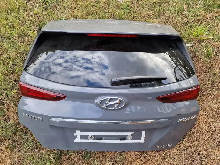 Hyundai Kona I (2017 - 2022) 73700J9010 Крышка багажника — фото 2