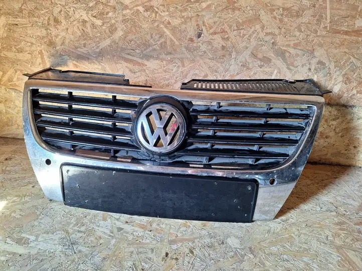 Volkswagen PASSAT B6 (2005 - 2010) 3C0853651 Верхняя решетка радиатора — фото 1
