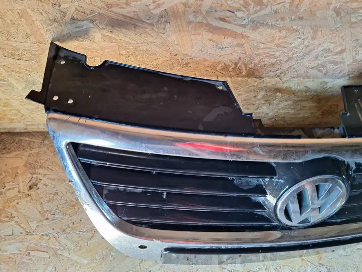 Volkswagen PASSAT B6 (2005 - 2010) 3C0853651 Верхняя решетка радиатора — фото 5
